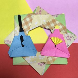 簡単に作れるお雛様 折り紙で なめびな おびなの作り方 5人の子供